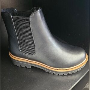 Dream Pairs Black Chelsea Boots Chunky Lug Sole Pull-On Ankle Booties